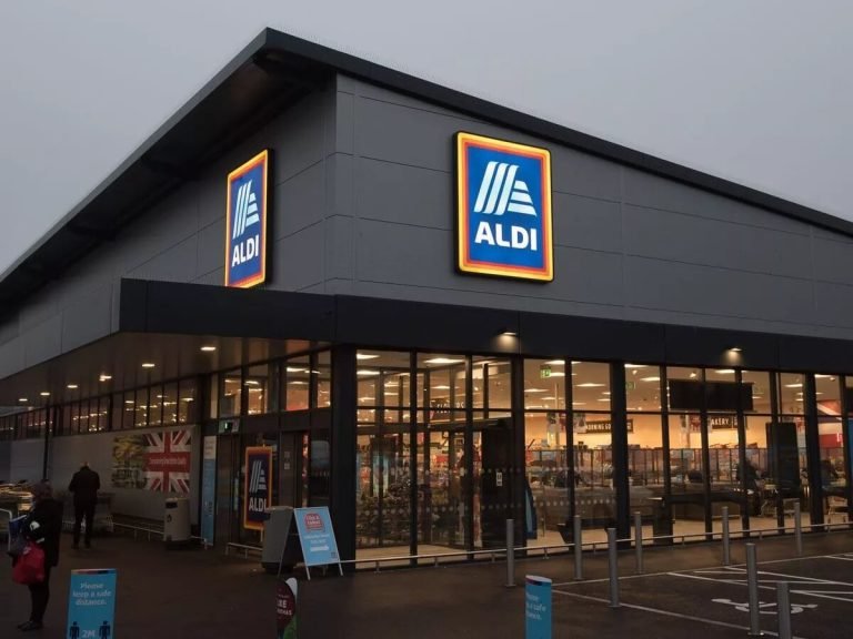 Aldi closing time